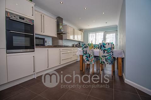 28 Hadfield Drive, Black Notley, Braintree, CM77 8XW
