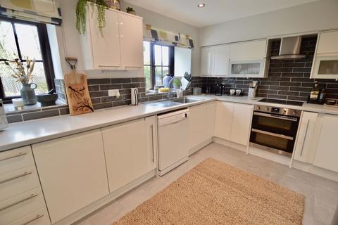 3 Hall Close, Empingham, Oakham, LE15 8PE