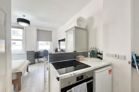 Studio to rent, Old Street, EC1