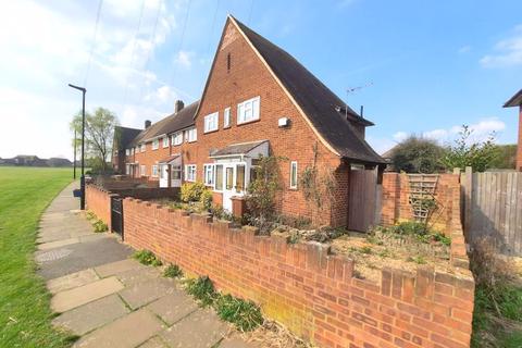 35 Bridlepath Way, Feltham, TW14 8AL