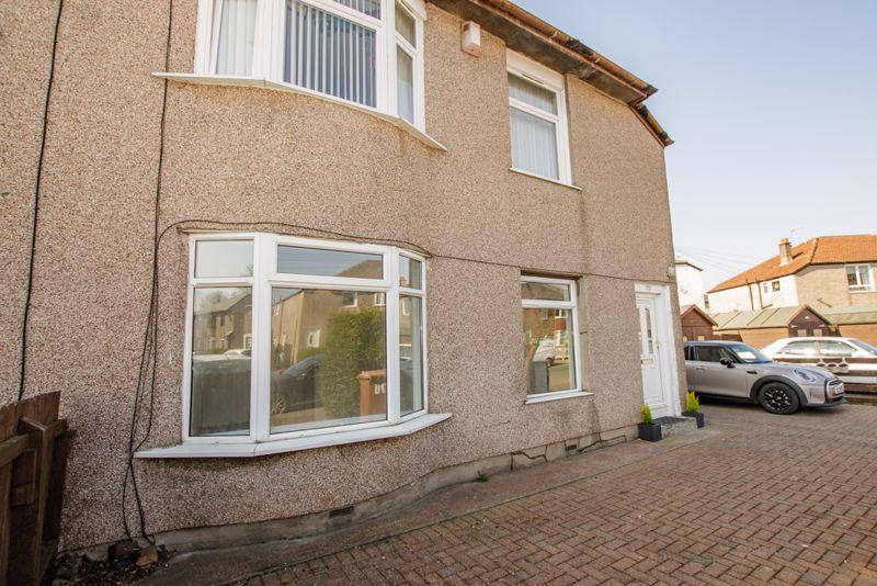 Curtis Avenue, Glasgow 3 bed flat £99,995