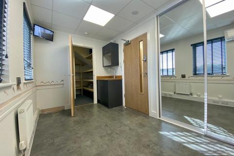 Office to rent - Lowman Way, Tiverton