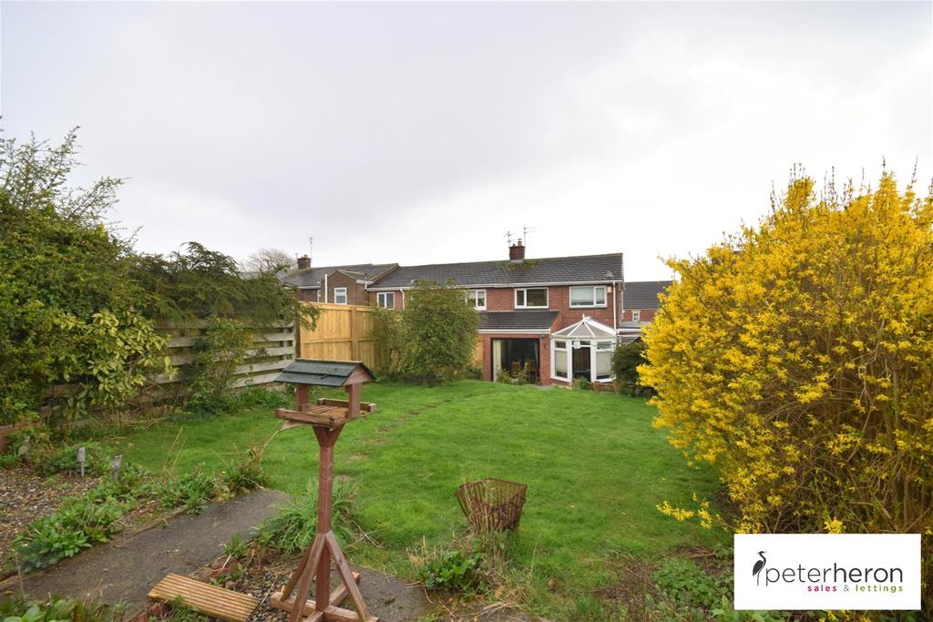 Farrington Avenue, East Herrington, Sunderland 3 bed semidetached