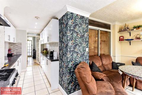 92 Gloucester Road, London, E17 6AF