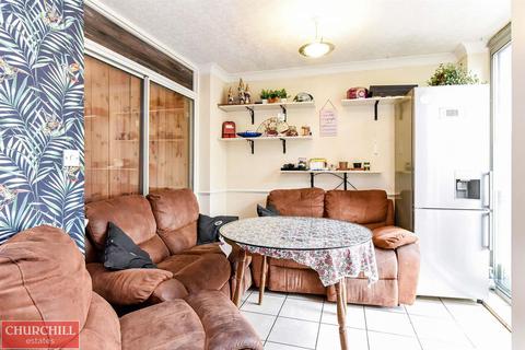 92 Gloucester Road, London, E17 6AF