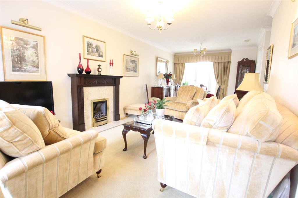 Amberley Grove, Faverdale, Darlington 3 bed semidetached house £190,000