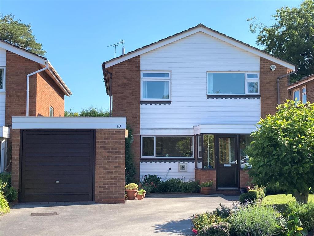 Beauchamp Road, Solihull 4 bed link detached house £430,000