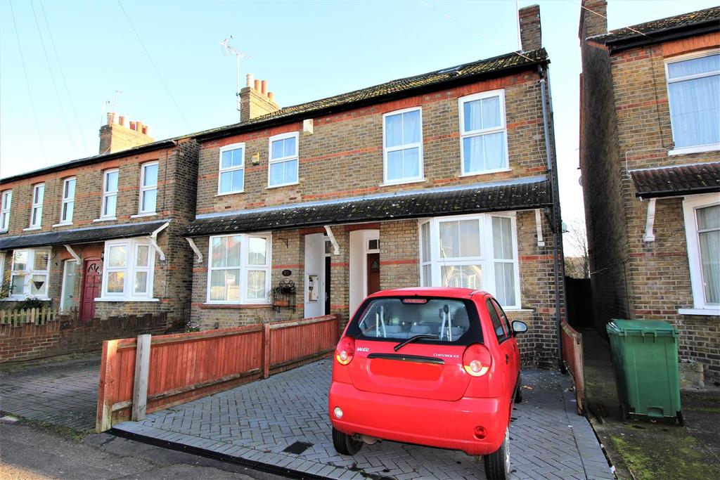 Bridge Road, Uxbridge 5 bed semidetached house £2,360 pcm (£545 pw)