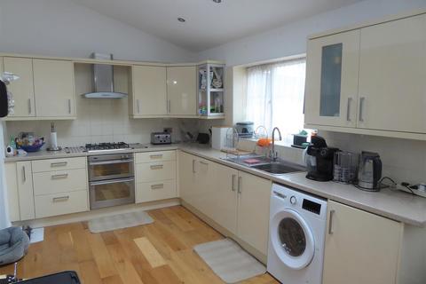 29 Ravensdale Road, Hounslow, TW4 7EU