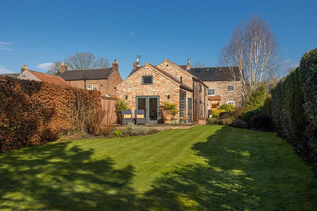Norfolk House, Alne, York 5 bed semidetached house £900,000