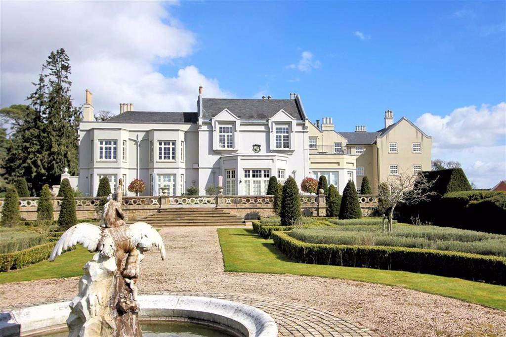 The Manor House, Codicote SG4 8TH 2 bed apartment £825,000