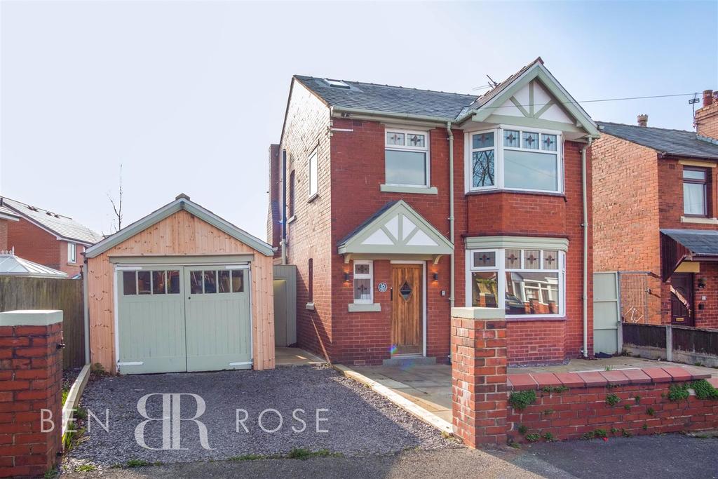 Oakwood Road, Chorley 3 bed detached house £299,995