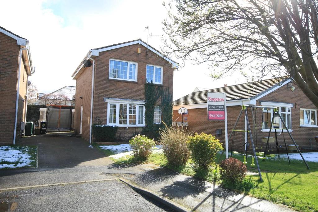 Santa Monica Grove, Idle, Bradford 3 bed detached house £220,000