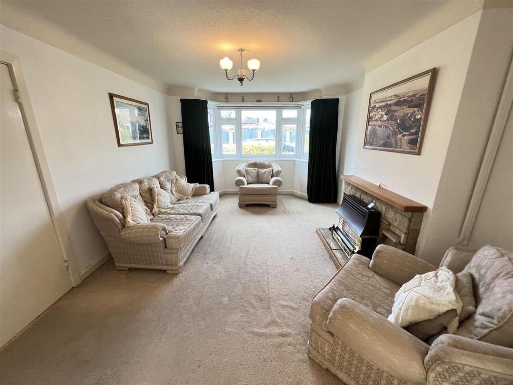 Road, Heswall, Wirral 5 bed semidetached house for sale £