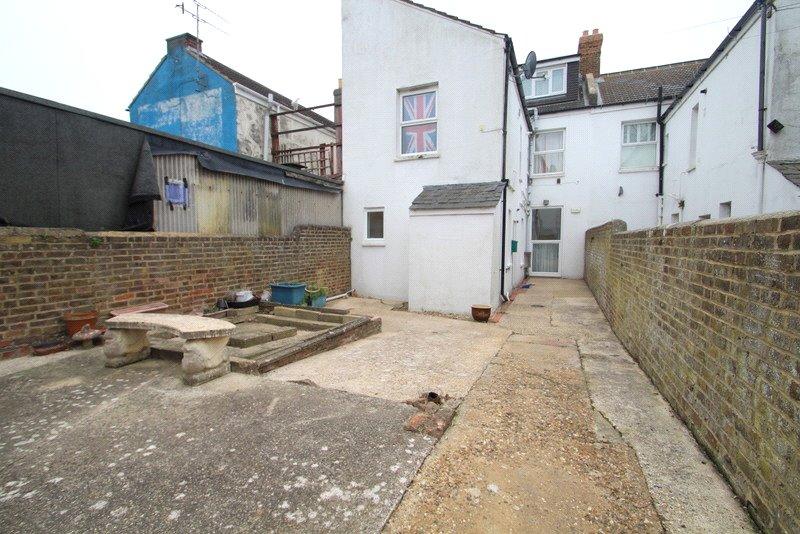 South Street, Tarring, Worthing, West Sussex 1 bed apartment £750 pcm
