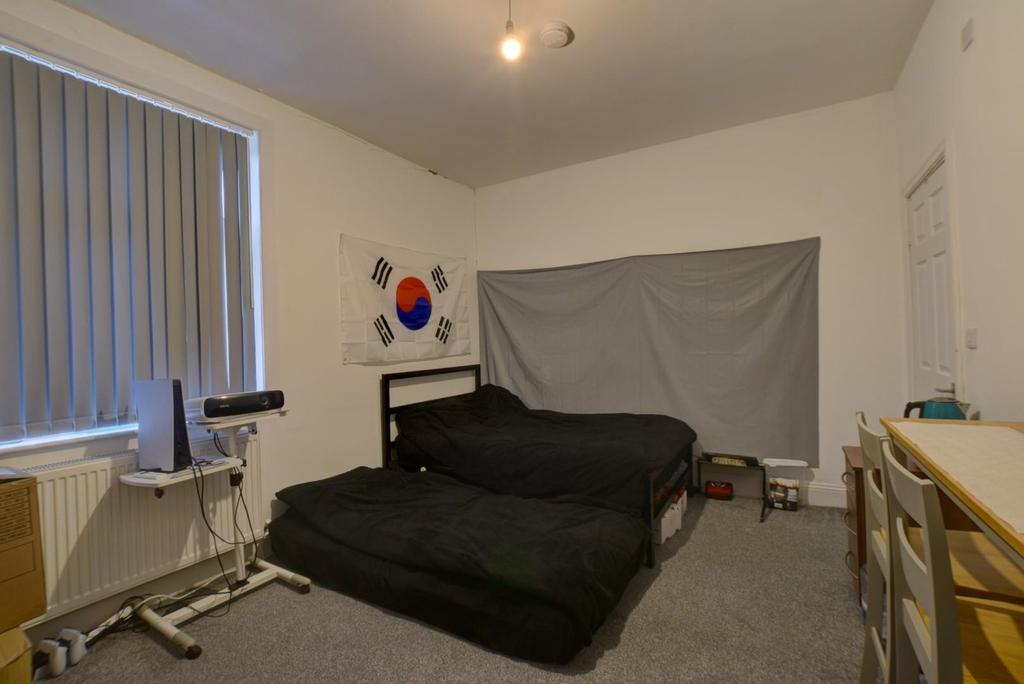 Bedroom 4.jpg