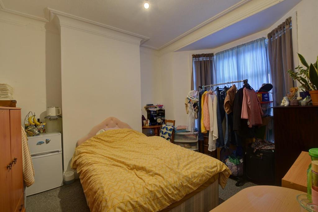 Bedroom 2.jpg