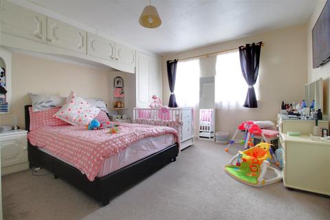39 Weston Road, Gloucester, GL1 5AU