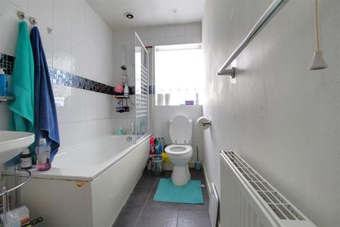 39 Weston Road, Gloucester, GL1 5AU