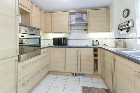 2 bedroom apartment for sale, Glenhills Court, Little Glen Road, Glen Parva, Leicester, LE2 9DH