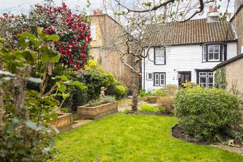 85 Chase Side, Enfield, EN2 6NL