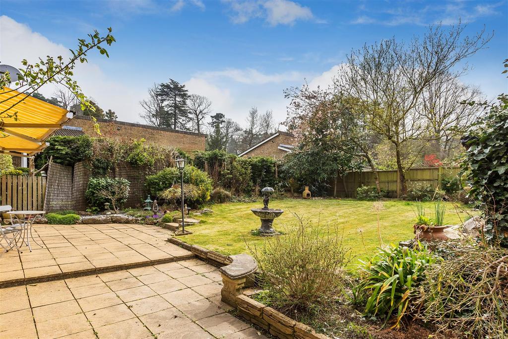 Cavendish Meads, Ascot 4 bed detached house £734,950