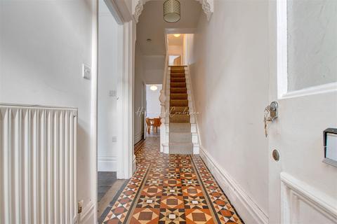 21 Beda Road, Cardiff, CF5 1LX