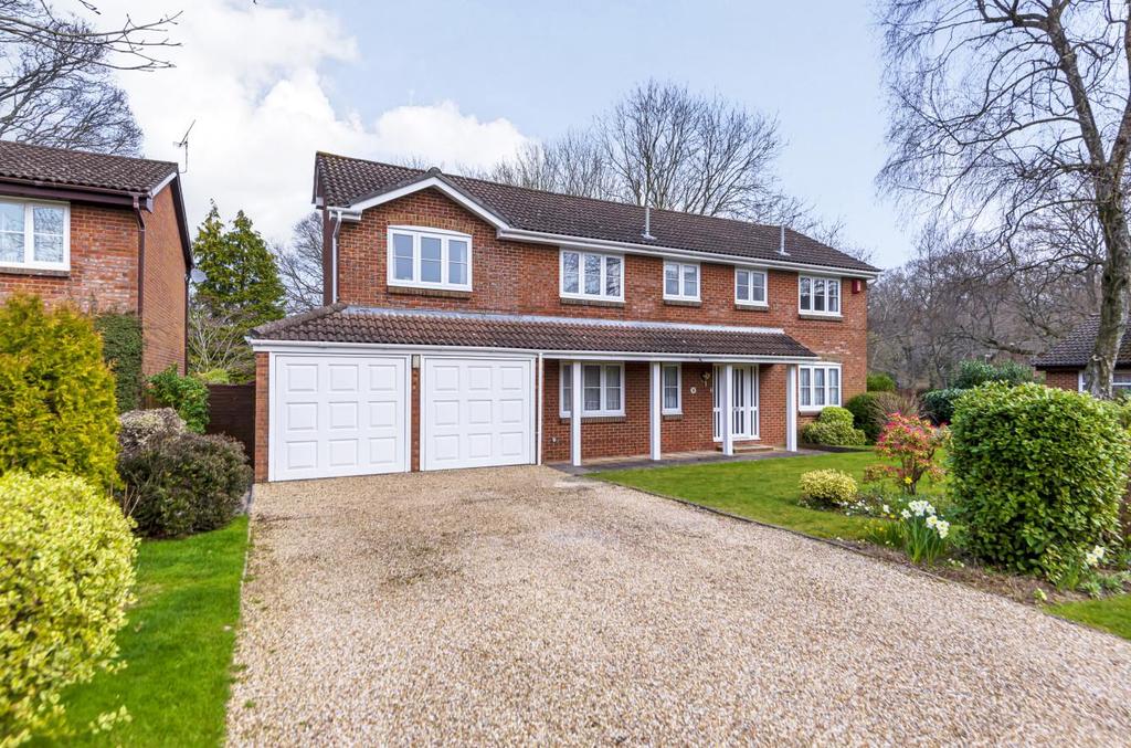 Raglan Close, Valley Park, Chandlers... 4 bed detached house £750,000