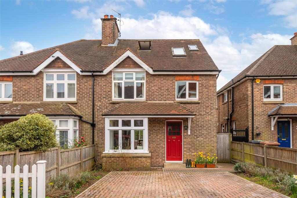 Beaufort Road, Reigate, Surrey, RH2 4 bed semidetached house £975,000