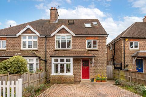 29 Beaufort Road, Reigate, RH2 9DQ