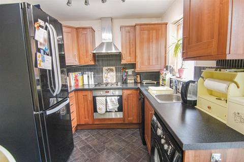 52 Bellscroft, Wombwell, Barnsley, S73 0UZ