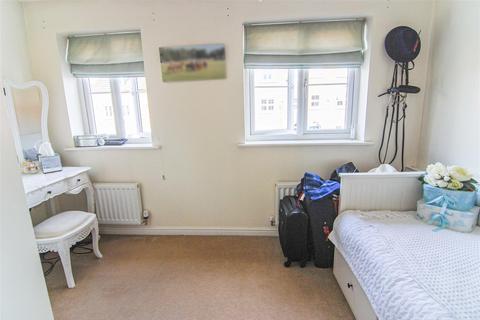 52 Bellscroft, Wombwell, Barnsley, S73 0UZ