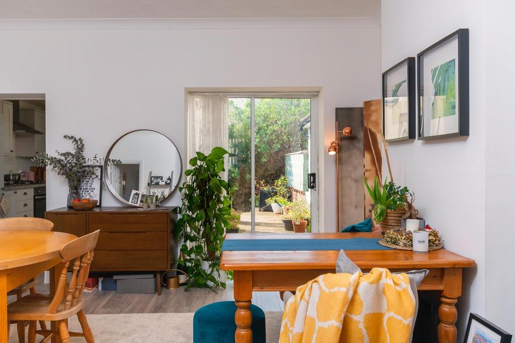 Northcote Road, St. 3 bed terraced house for sale £385,000