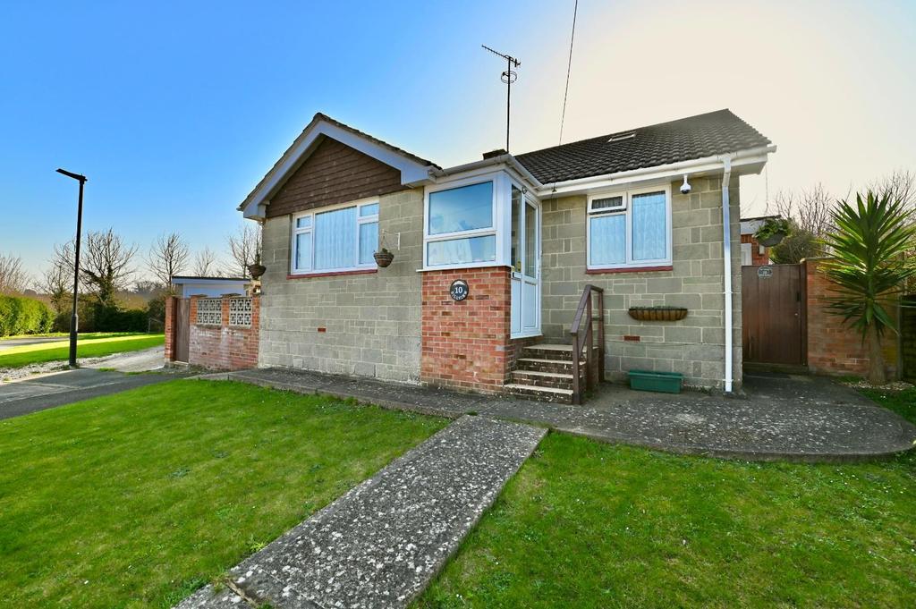 Park Road, Brading, Sandown 3 bed detached bungalow £360,000
