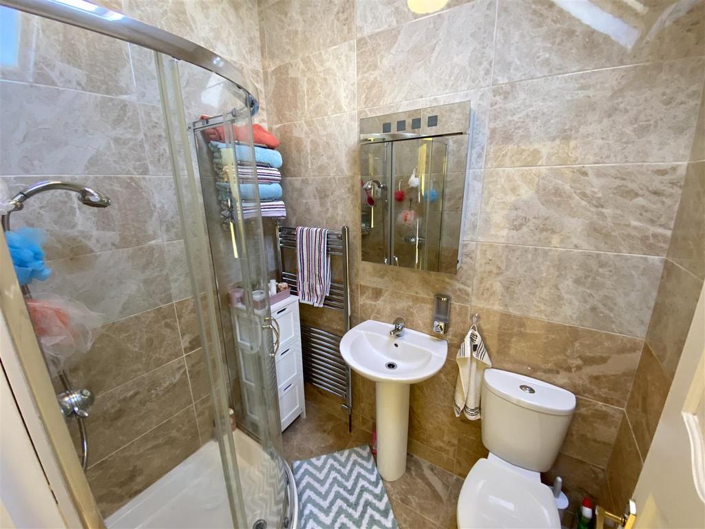 En Suite Shower Room