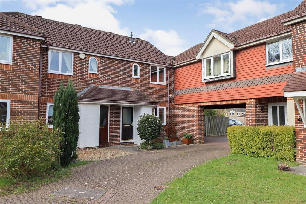 Lanyon Close, Horsham 2 bed terraced house £330,000