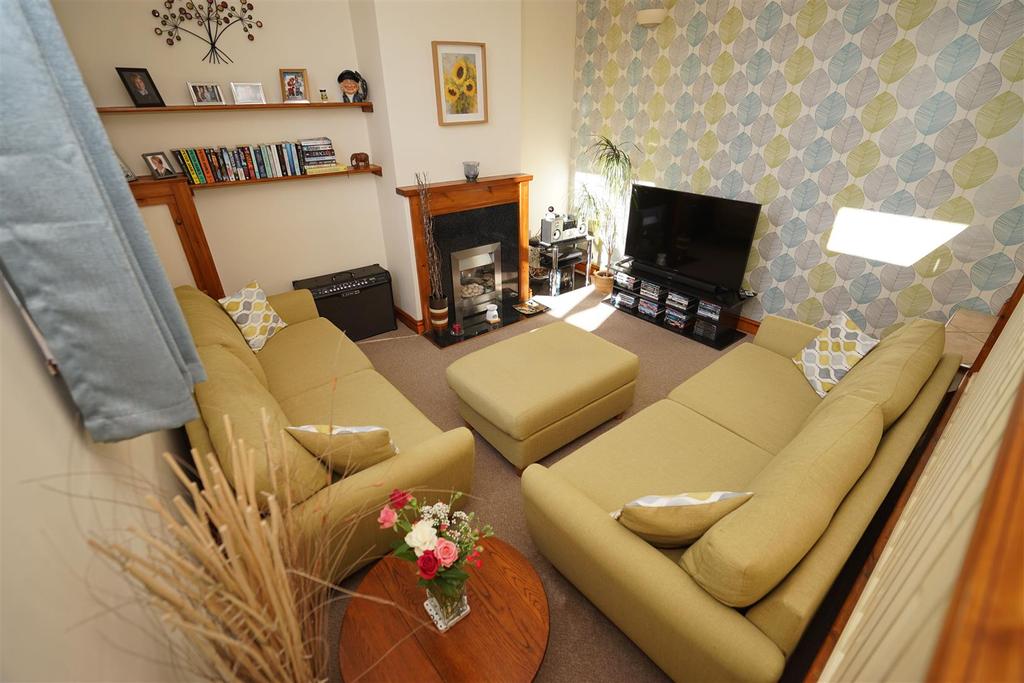 Scot Lane, Blackrod, Bolton 3 bed terraced house £200,000