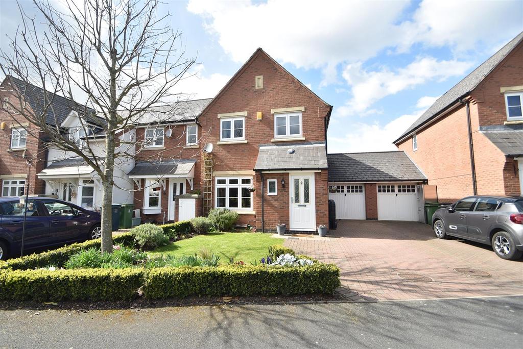 13 St. Michaels Gate, Shrewsbury SY1 2HL 3 bed end of terrace house £