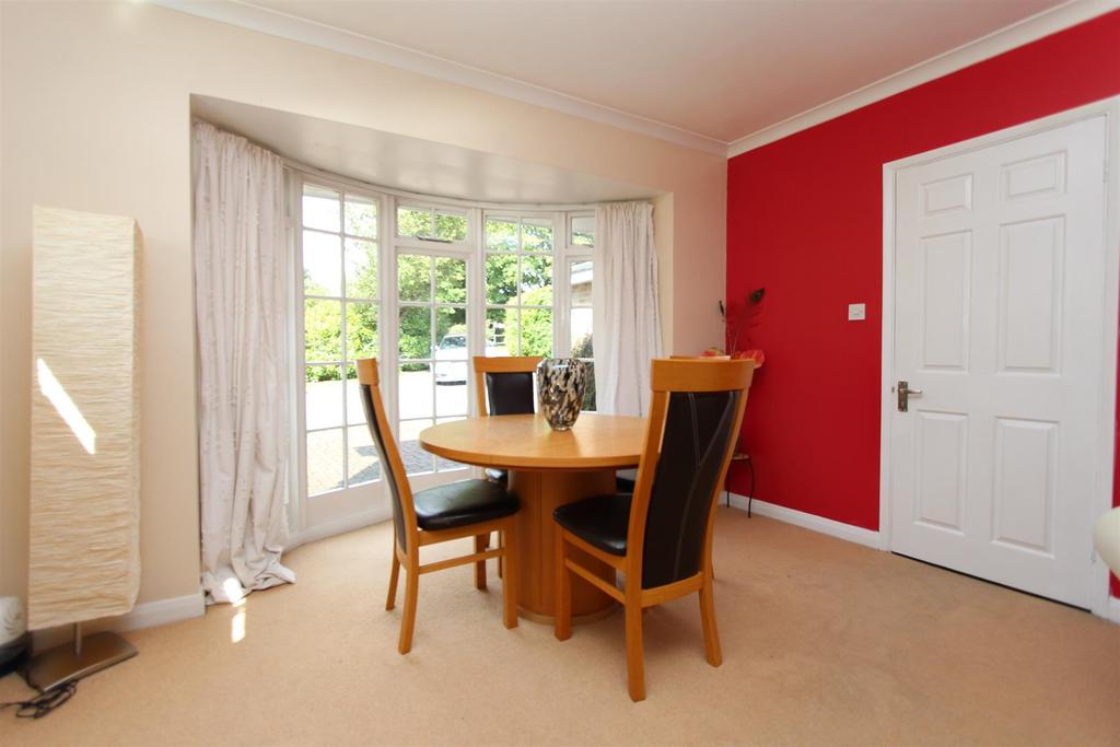 Fir Tree Road, Banstead 3 bed detached house £825,000