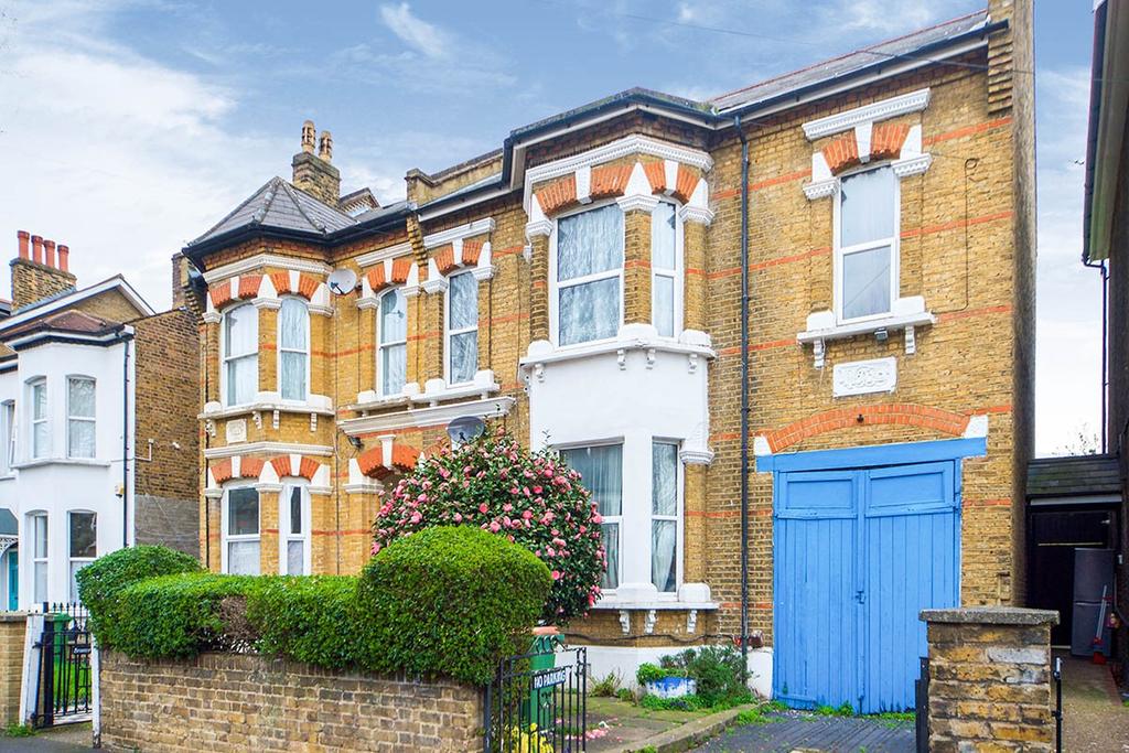 Earlham Grove, London, Forest Gate, E7 6 bed semidetached house £975,000