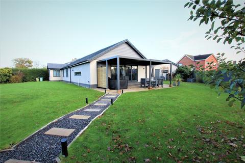 4 bedroom bungalow for sale - Pool Anthony Drive, Tiverton, EX16
