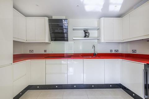 1, Maxim Apartments, 2 Wheeler Place, Bromley, BR2 9EZ