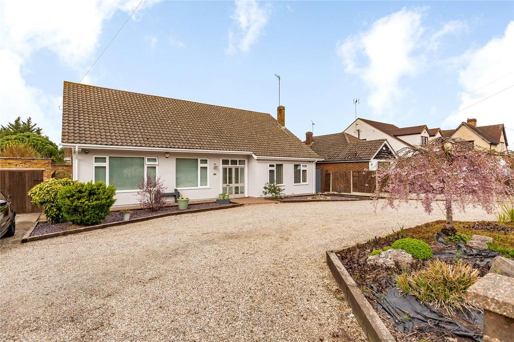 London Road, Wickford, Essex, SS12 3 bed detached bungalow £800,000