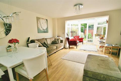 11 Albacore Way, Hayes, UB3 2FS