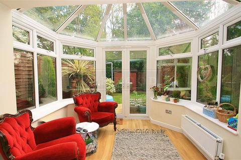 11 Albacore Way, Hayes, UB3 2FS