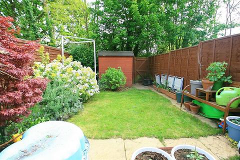 11 Albacore Way, Hayes, UB3 2FS