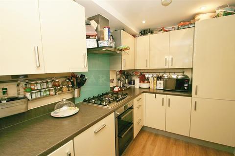 11 Albacore Way, Hayes, UB3 2FS