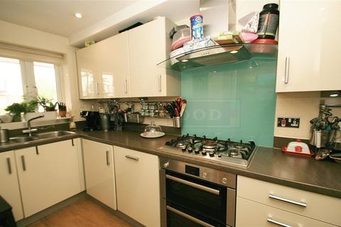 11 Albacore Way, Hayes, UB3 2FS