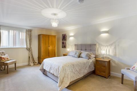 1 bedroom retirement property for sale - Bolnore Road, Haywards Heath, RH16