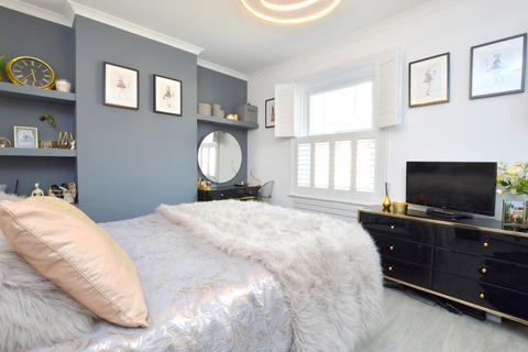 14 Norbury Road, Reigate, RH2 9BY